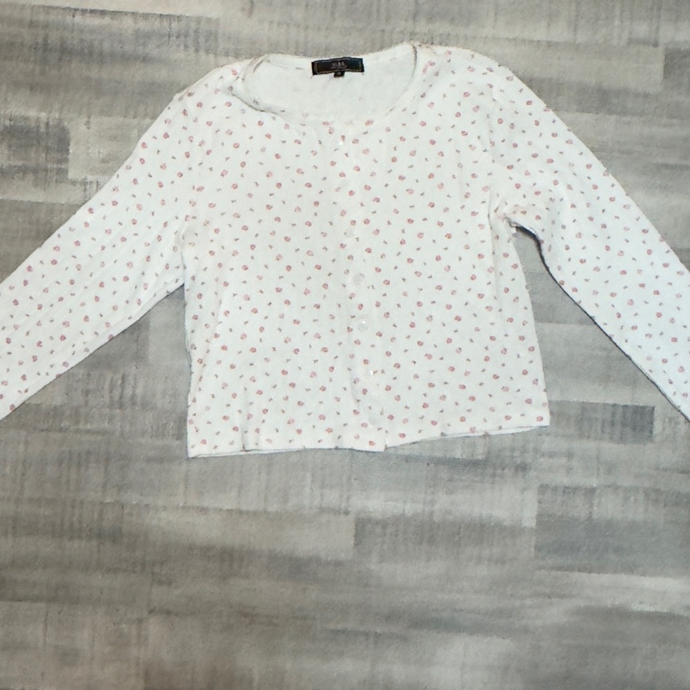 Vibe White Top with Pink Accents